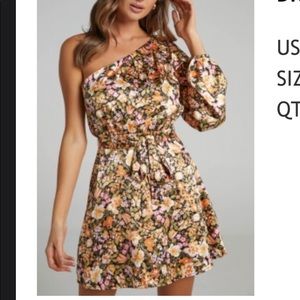 *New with tags* Fall floral dress